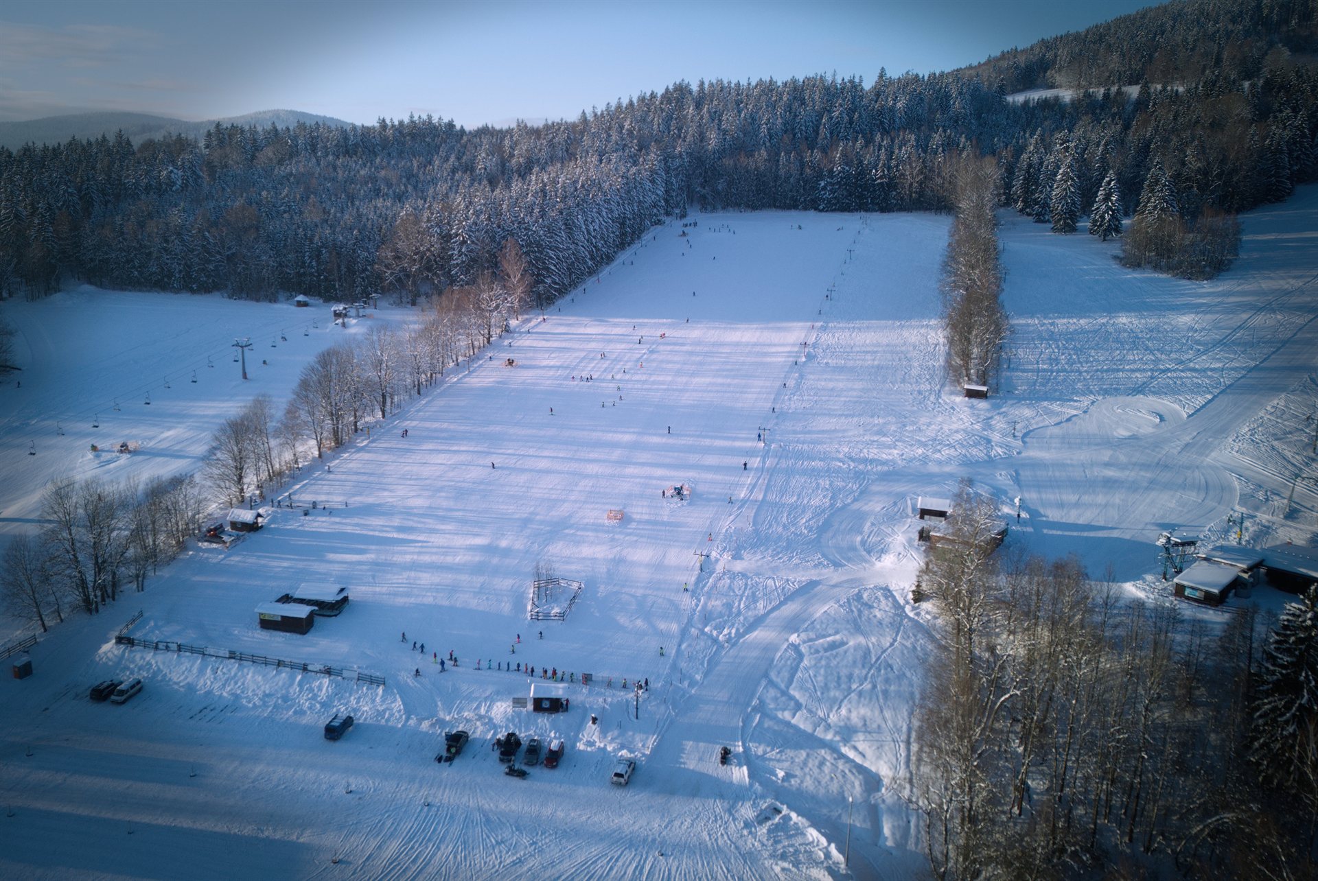 Sjezdovka Ski areálu Pařez z dronu